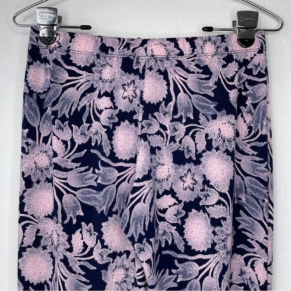Clara Sun Woo Pink and Navy Blue Floral Jersey Knit Stretch Capri Pull On Pants - Picture 6 of 8